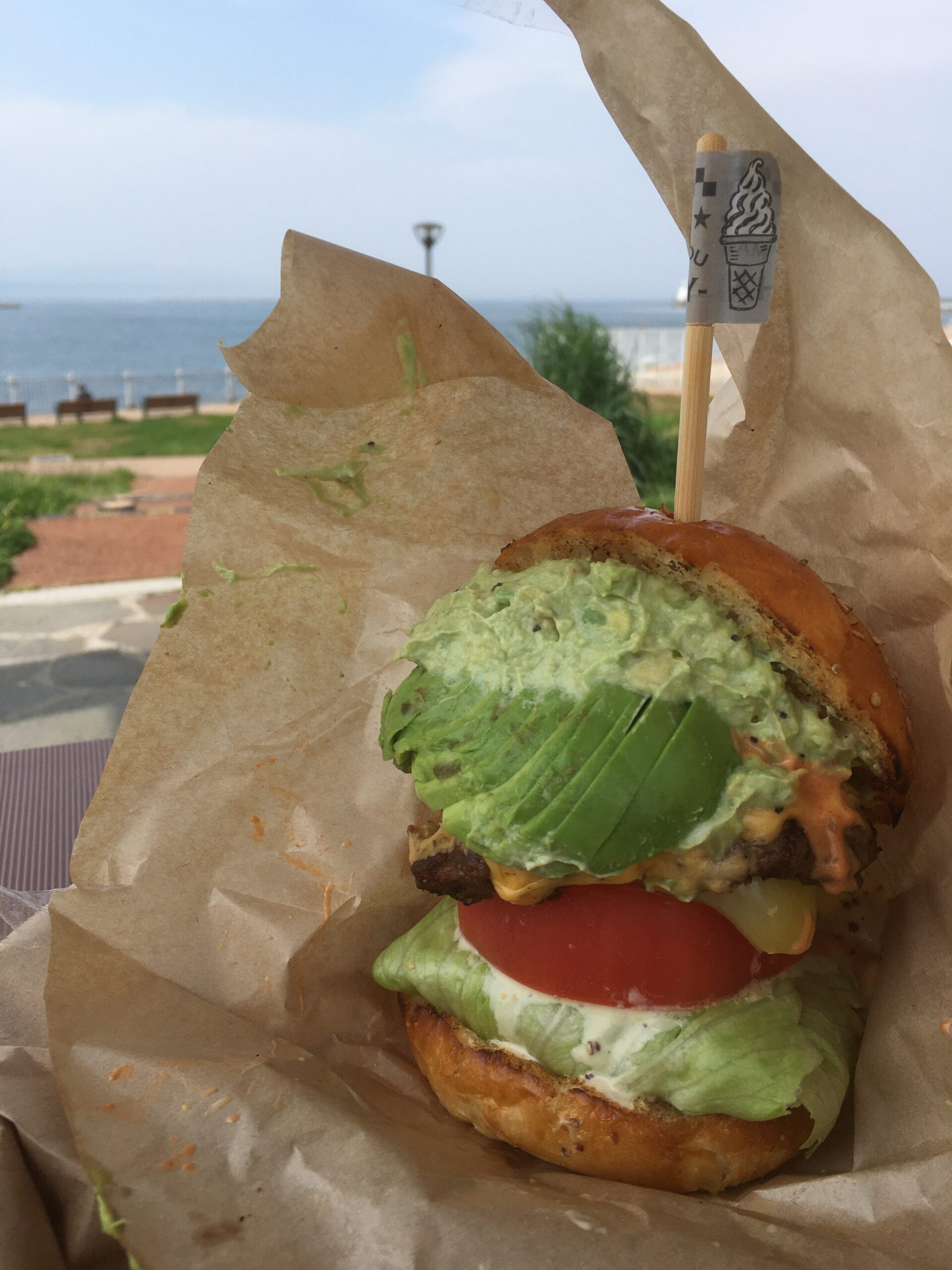 アボカドチーズバーガー_ランブルバーガー_青森県青森市